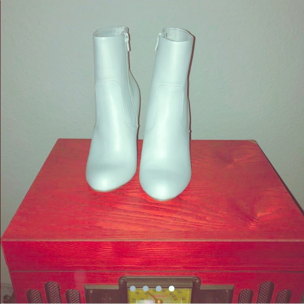 Fabulous White Block-Heel Ankle Boots